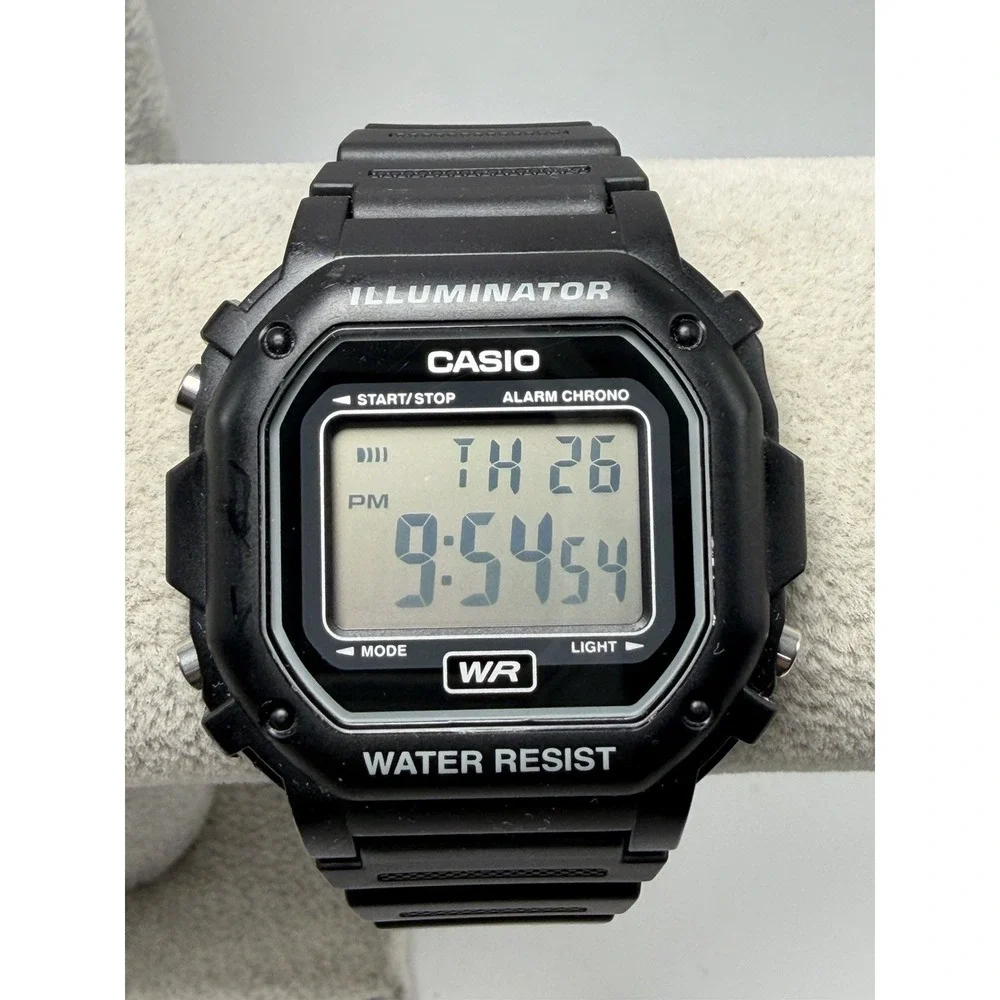 Casio F-108WH Mens Watch NWT 39MM 8.5